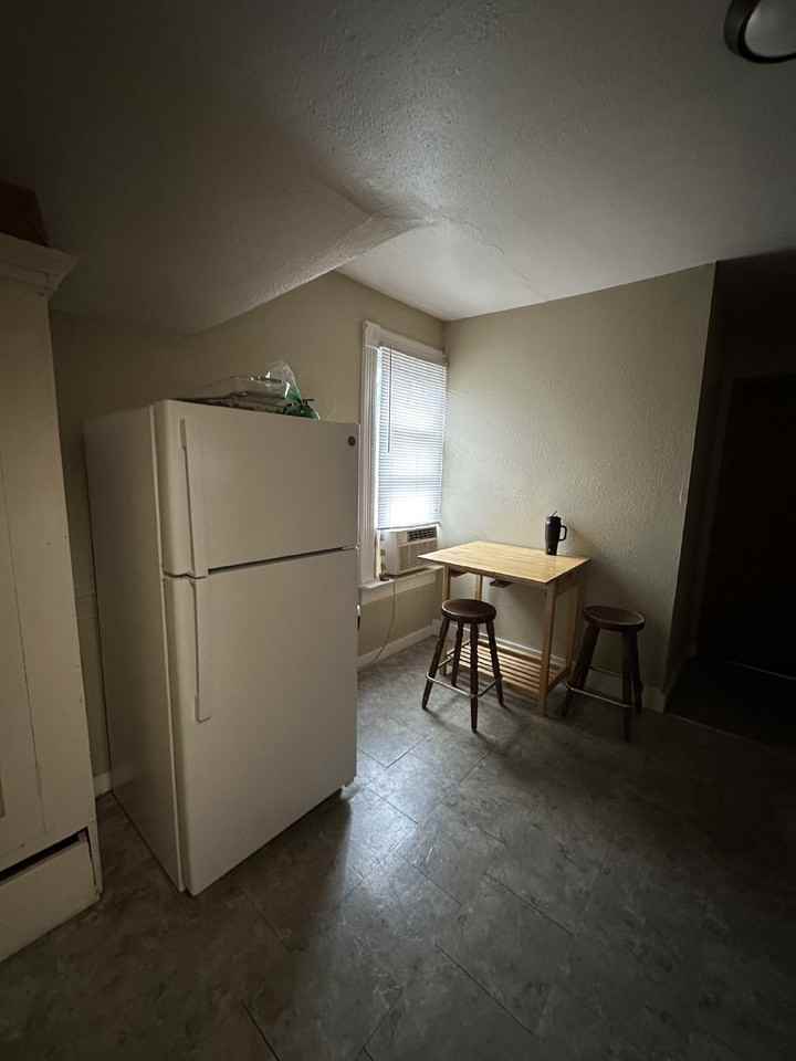 803 Niagara St - Photo 7 of 13