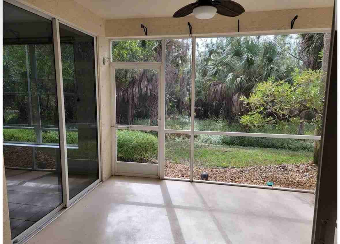 1315 Henley St - Photo 2 of 13