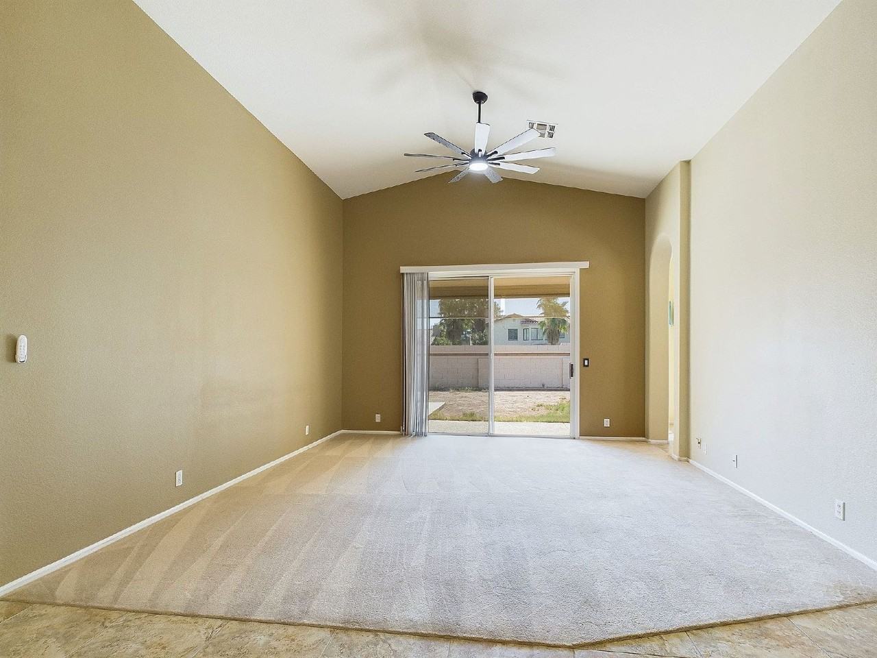 11221 W Amelia Ave - Photo 5 of 29