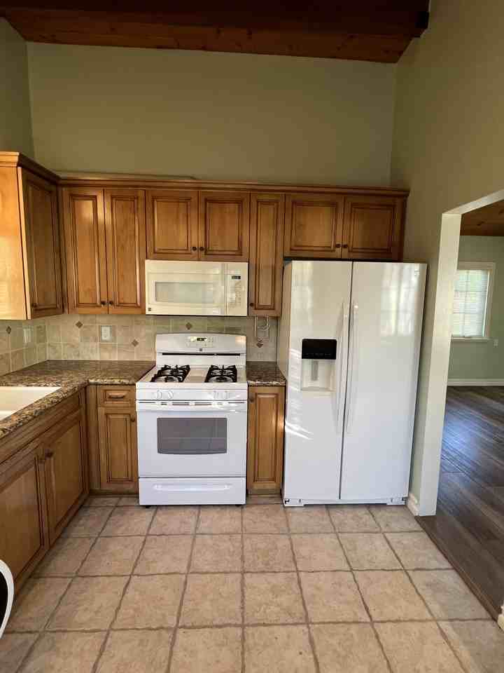 23211 Mariano St #NA - Photo 6 of 19