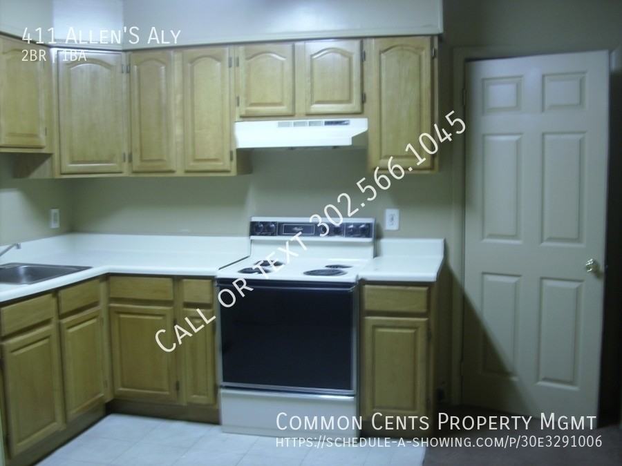 411 Allens Aly - Photo 2 of 9