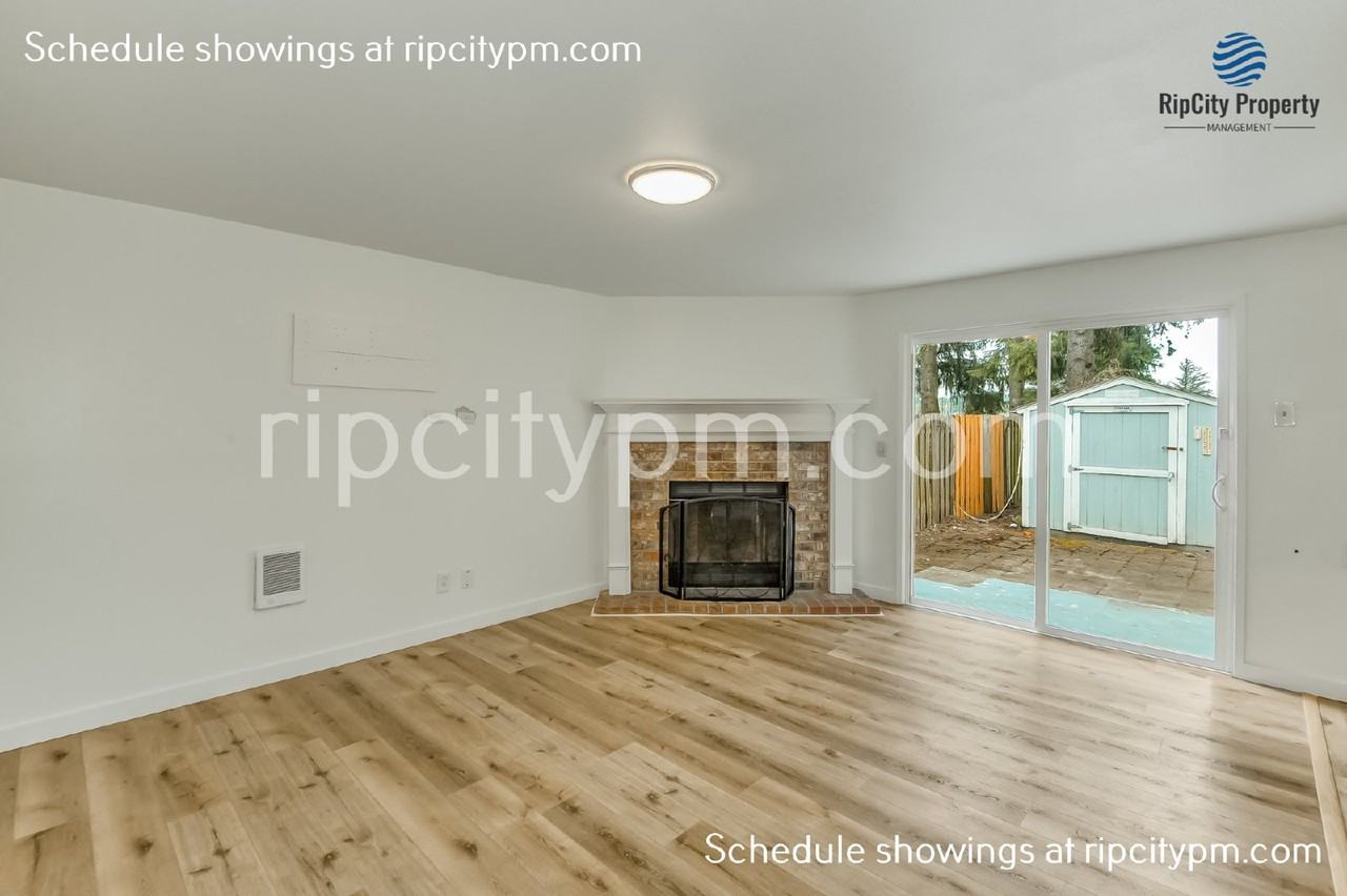 2450 Se 9th Ct - Photo 3 of 16