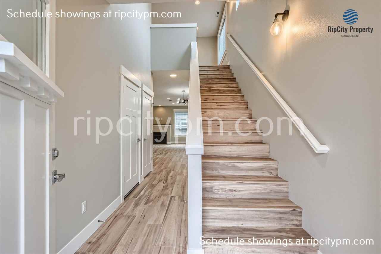 6838 N Mears St - Photo 2 of 21