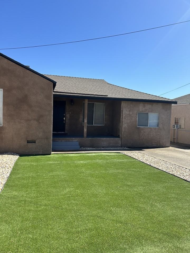 245 N. 7TH ST. OAKDALE, CA. 95361 - Photo 3 of 44