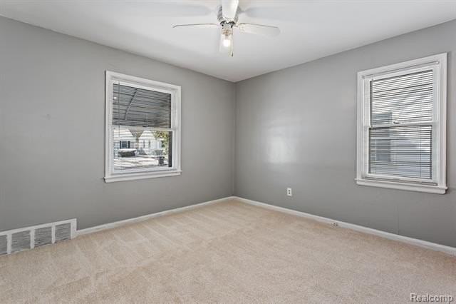 8600 Fielding St - Photo 6 of 22