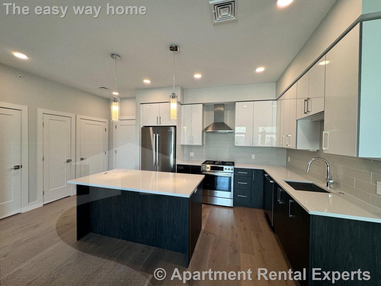 124 Highland Ave #403 - Photo 3 of 15