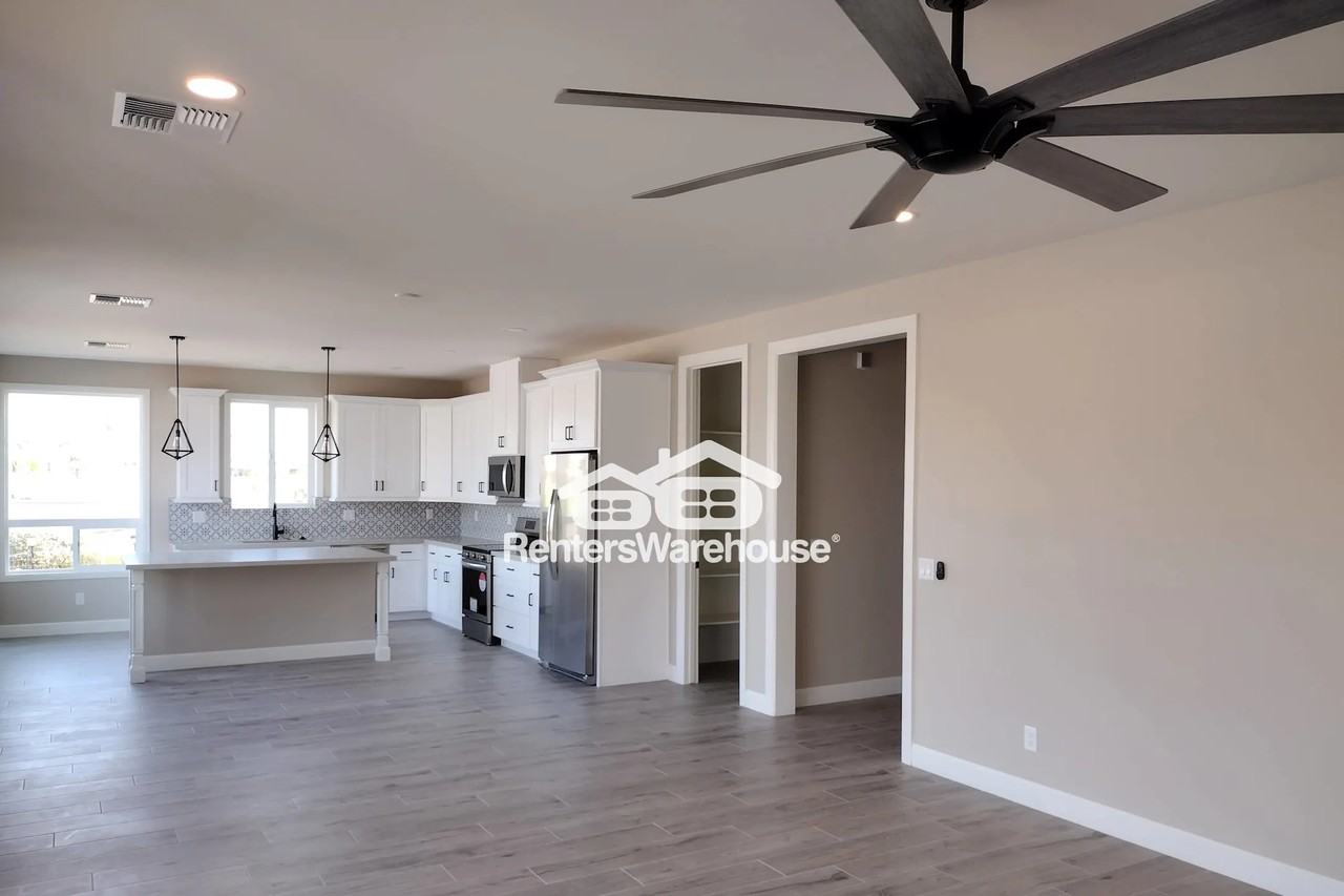 5846 E Leland St - Photo 3 of 23