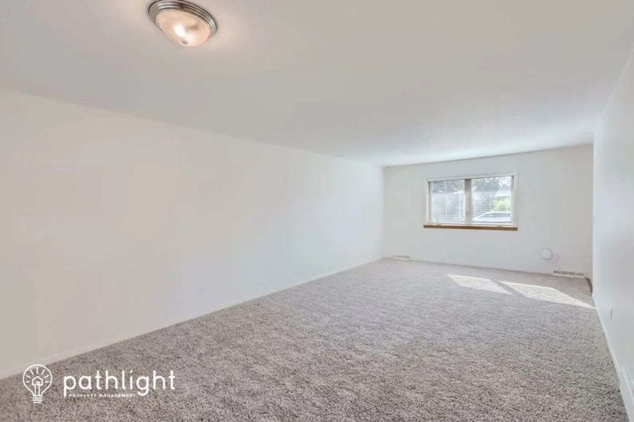 870 S Hoover Ave - Photo 2 of 26