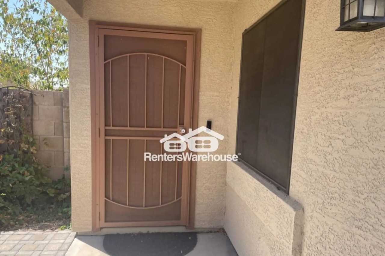 3225 W Abraham Ln - Photo 2 of 35