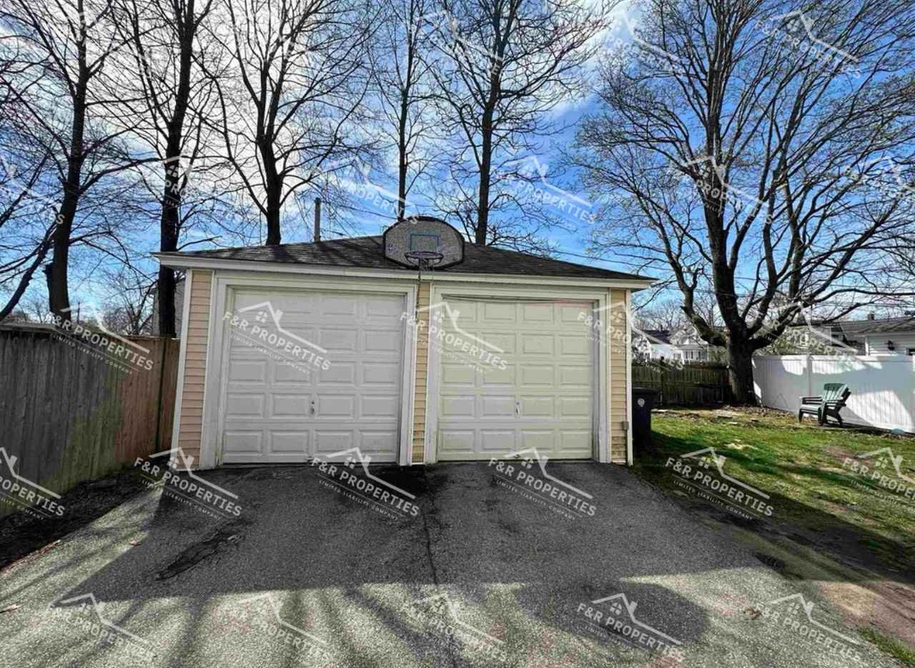 52 1/2 Gilman St - Photo 2 of 26