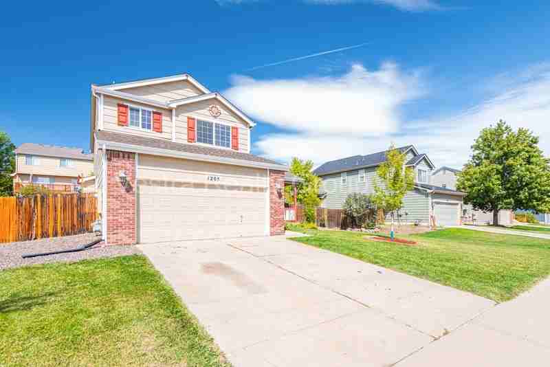 1205 N Burlington Dr - Photo 2 of 31