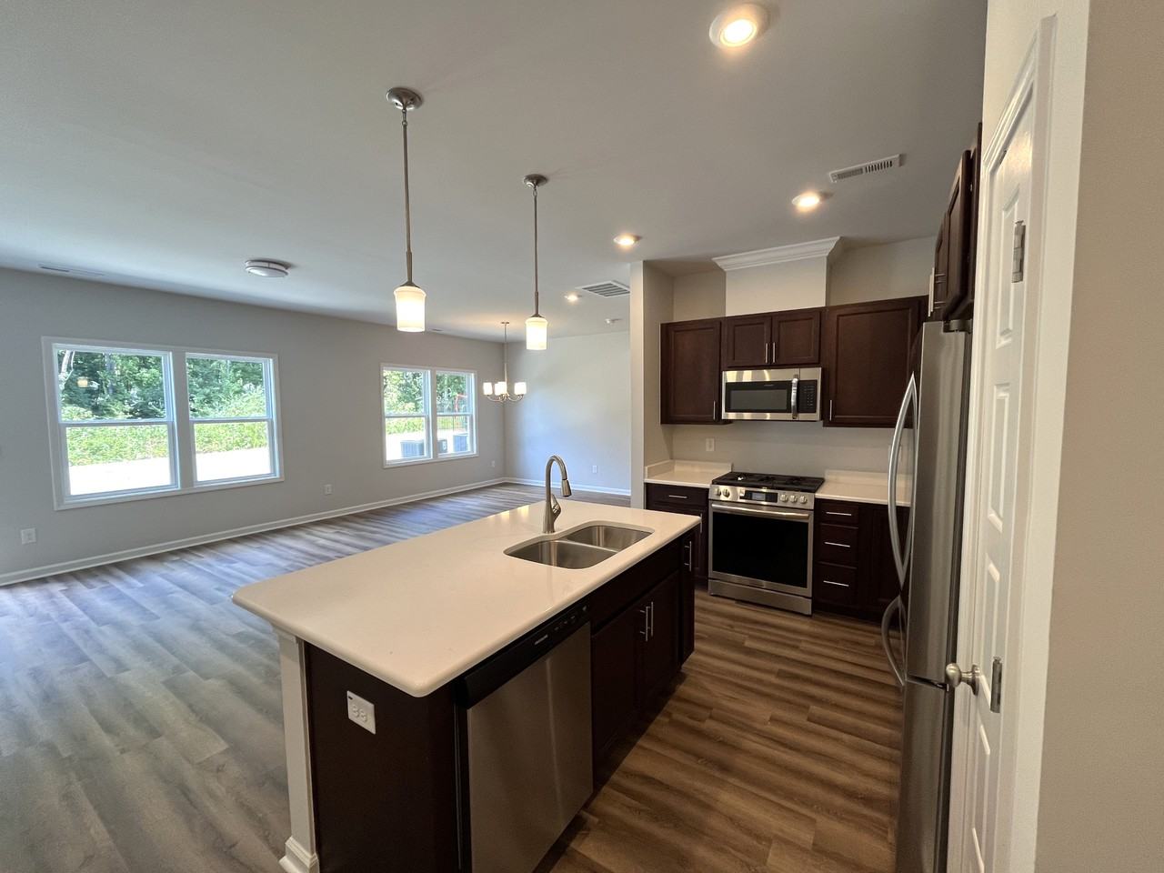 272 Shingle Oak Rd - Photo 3 of 21