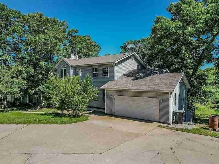 2543 State Road A - Photo 2 of 17