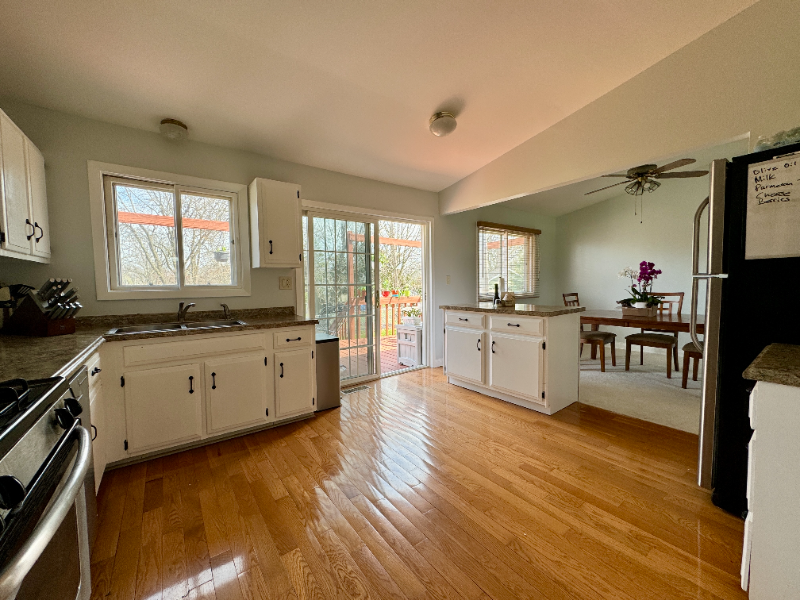 111 White Oak Dr - Photo 3 of 45