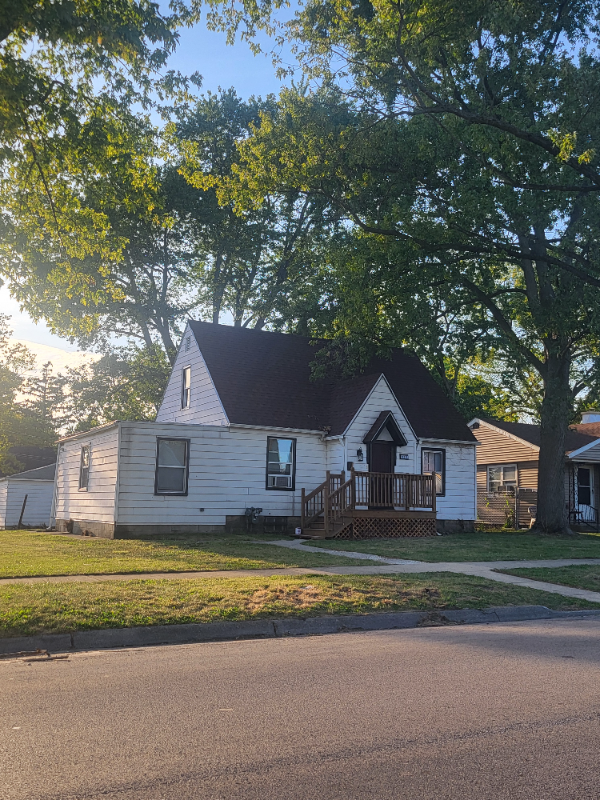 357 S Gordon Ave - Photo 2 of 2