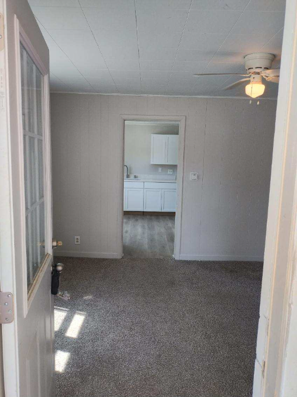 422 South Oak Street - Photo 3 of 19