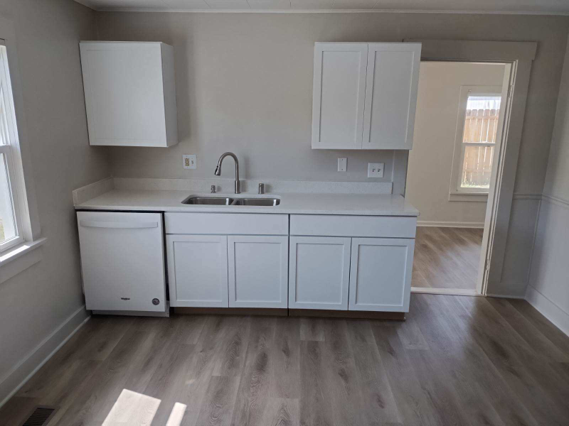 422 South Oak Street - Photo 4 of 19