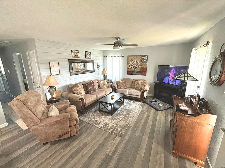 3323 Selmaville Rd - Photo 3 of 11