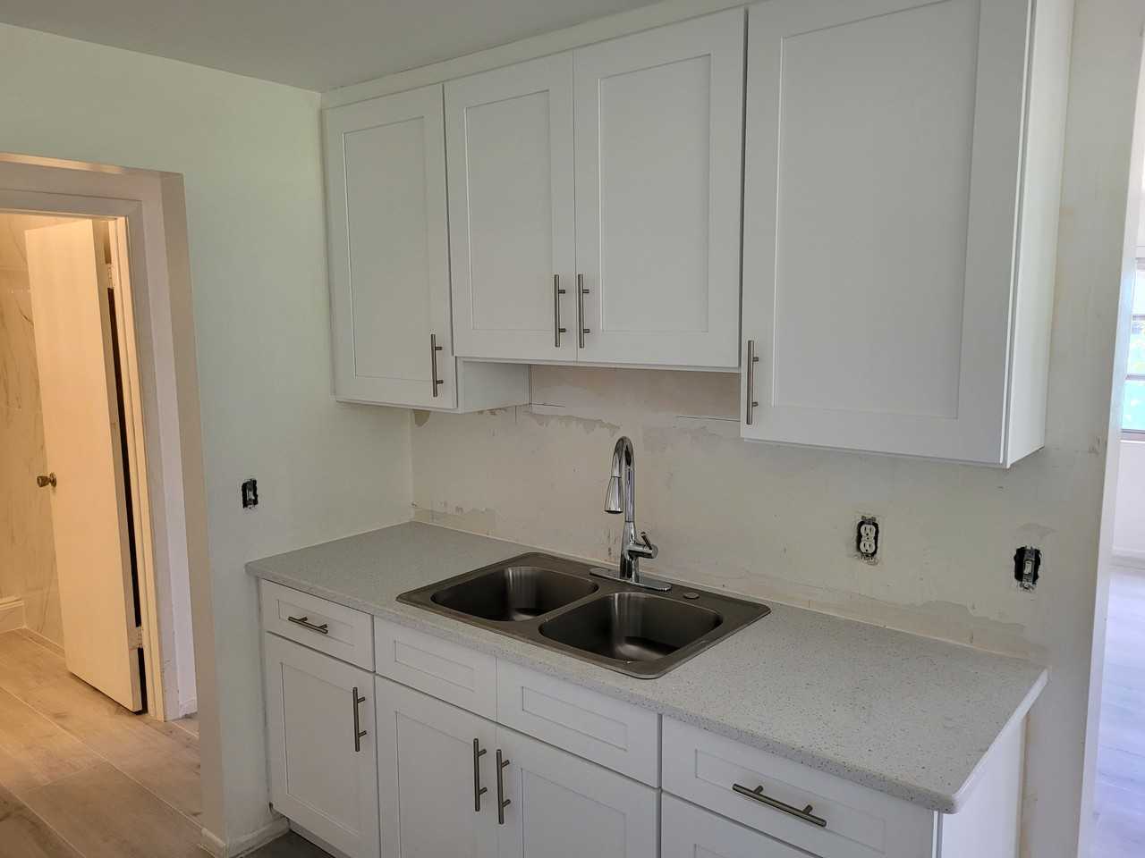 941 Highland Ave #E - Photo 5 of 13