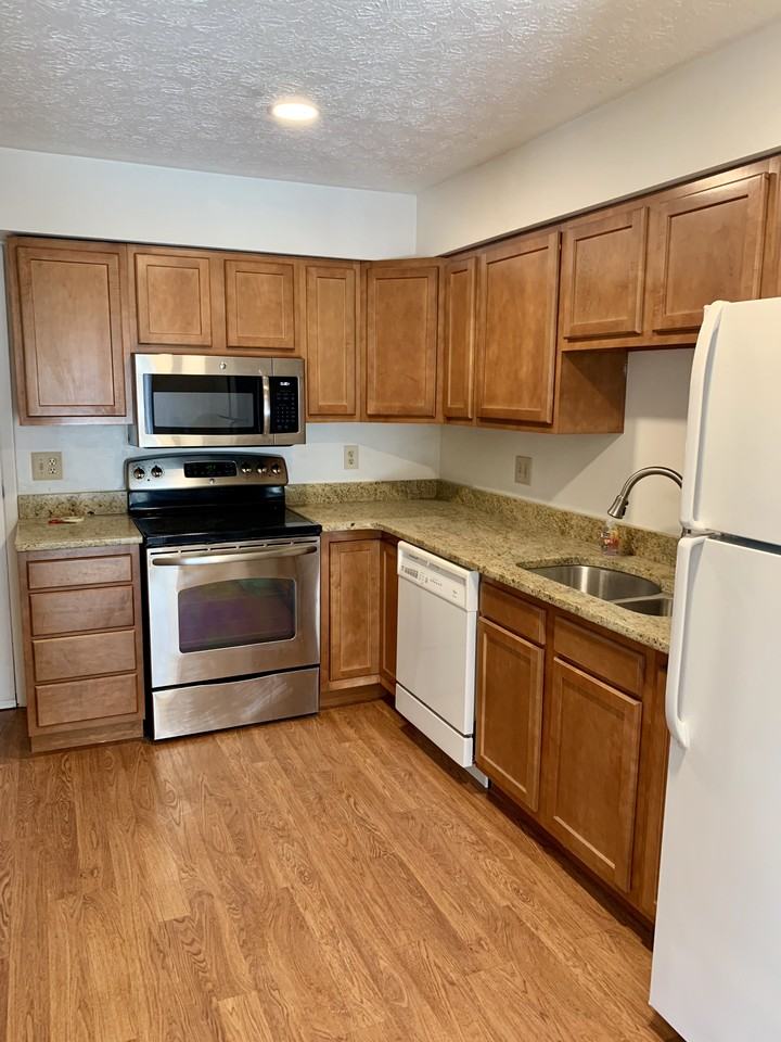 995 Walnut Ct - Photo 3 of 8