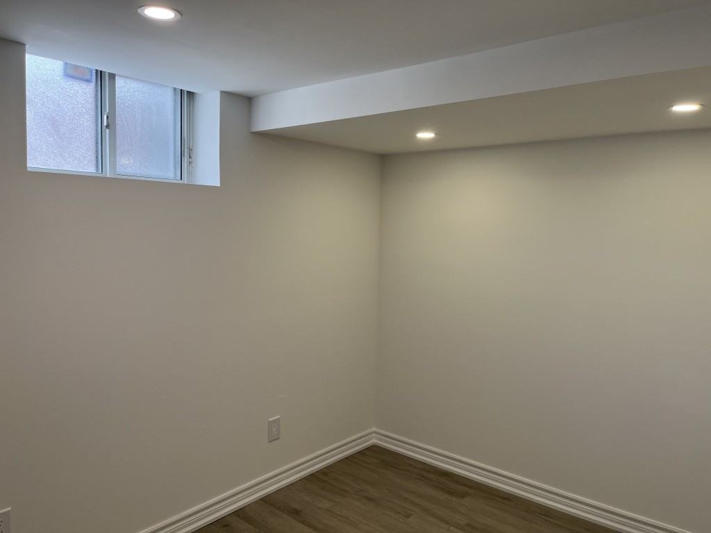 553 Roding Street #2 - Photo 3 of 8
