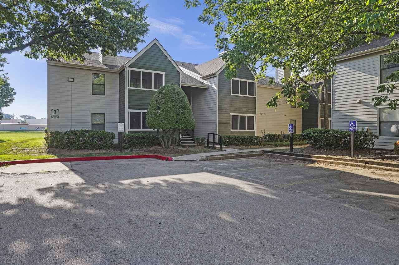 Sugarberry Apartments - Photo 2 of 17