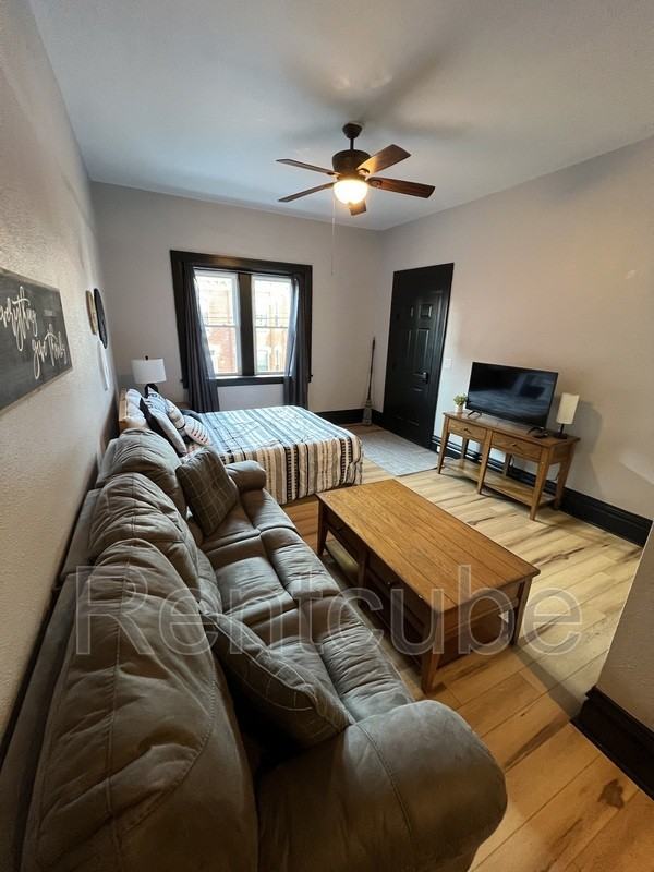 247 W 11th St #9 - Photo 3 of 11