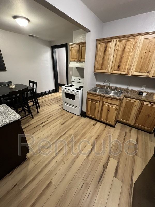 247 W 11th St #9 - Photo 7 of 11