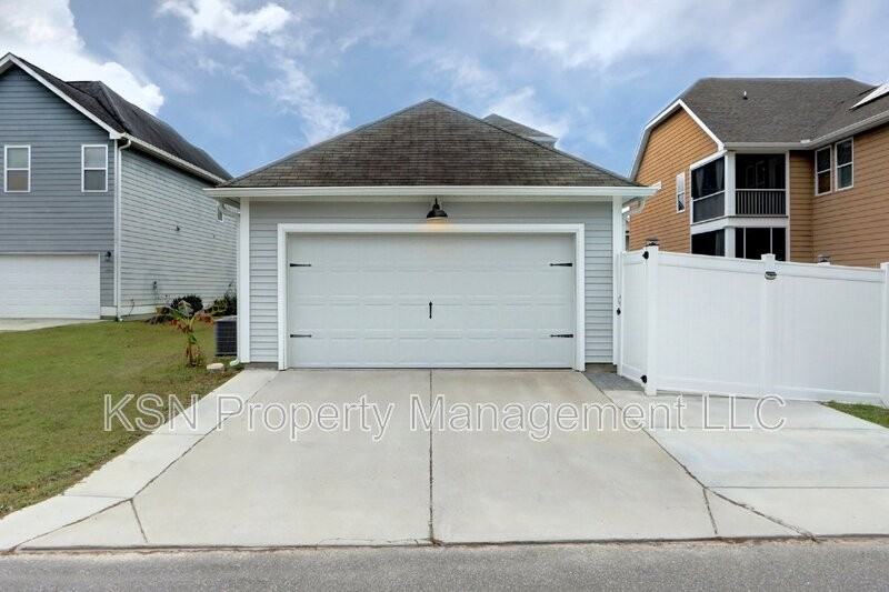 205 Clearwater Cir - Photo 4 of 31