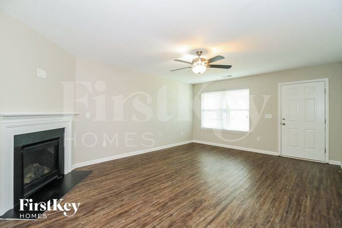 1564 Weatherend Dr - Photo 3 of 15
