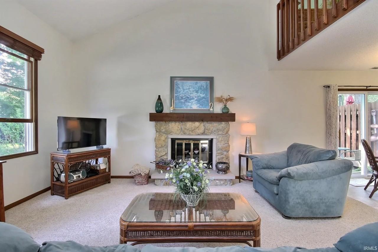 6019 Sawmill Woods Dr - Photo 2 of 14