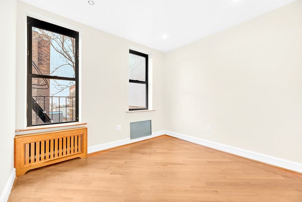 York Ave #5C - Photo 3 of 5