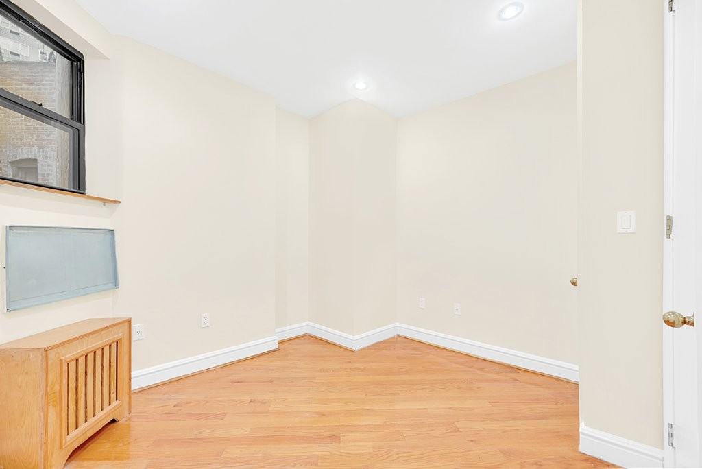 York Ave #5C - Photo 4 of 5