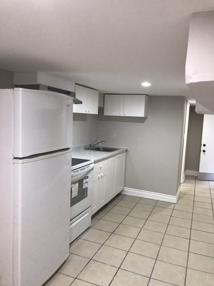 Bloor St W - Photo 6 of 12