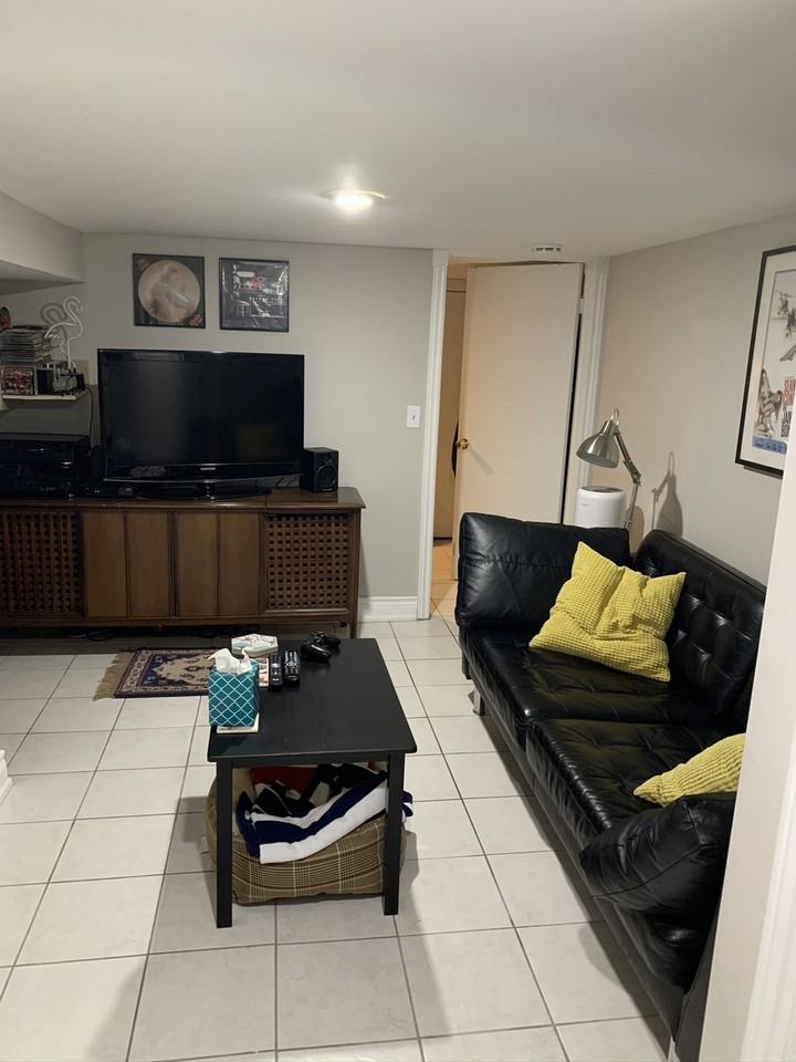 Bloor St W - Photo 4 of 12