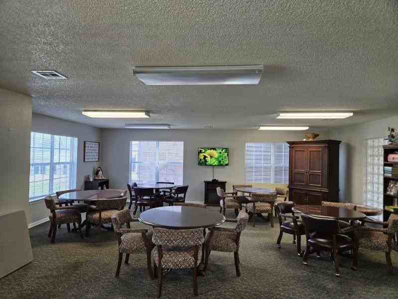 231 Douglas St Apt 101 - Photo 6 of 8