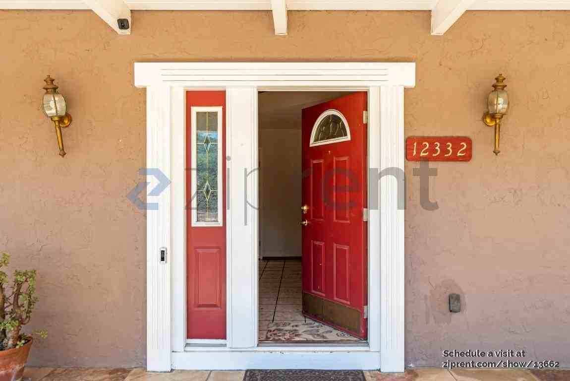 12332 Saraglen Dr - Photo 3 of 34