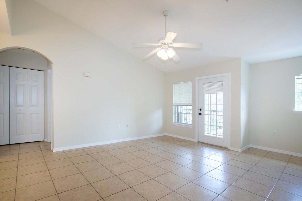 7405 Vista Way - Photo 5 of 50