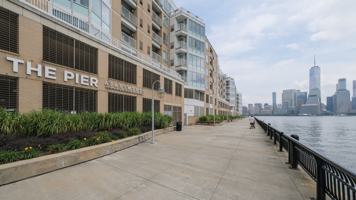 featured image of 1 Harborside Pl