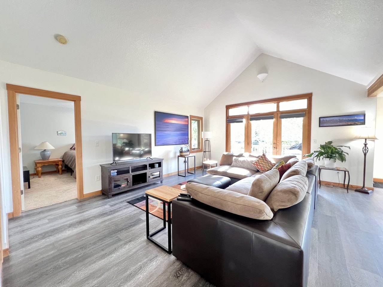 107 Crescent Lndg #1 - Photo 3 of 35