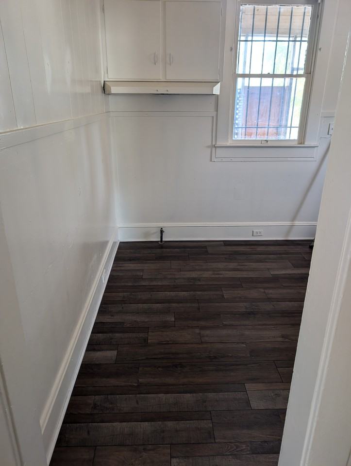 1930 Lyle Ave #NA - Photo 2 of 10