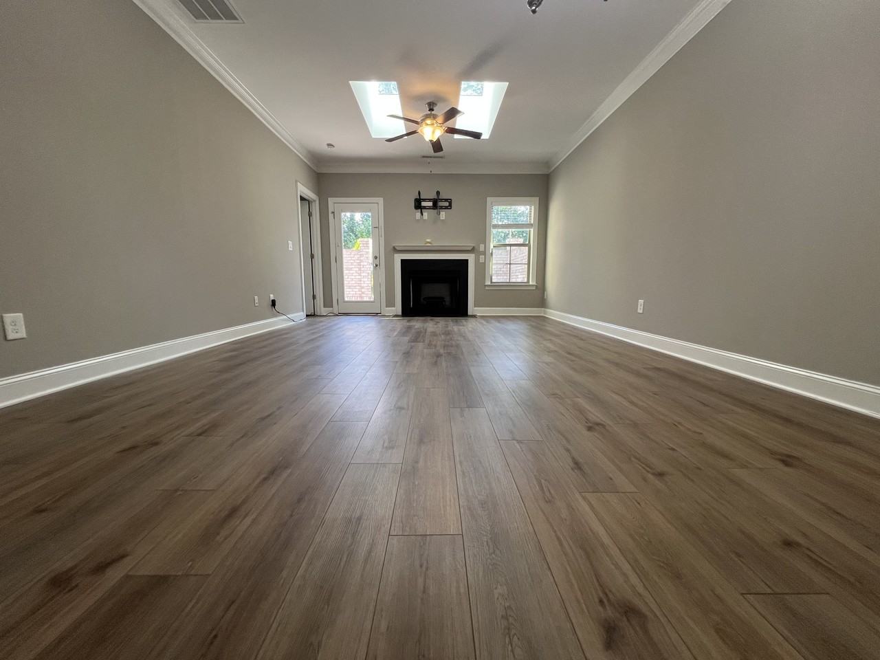 1618 Cedar Hill Way #NA - Photo 2 of 17