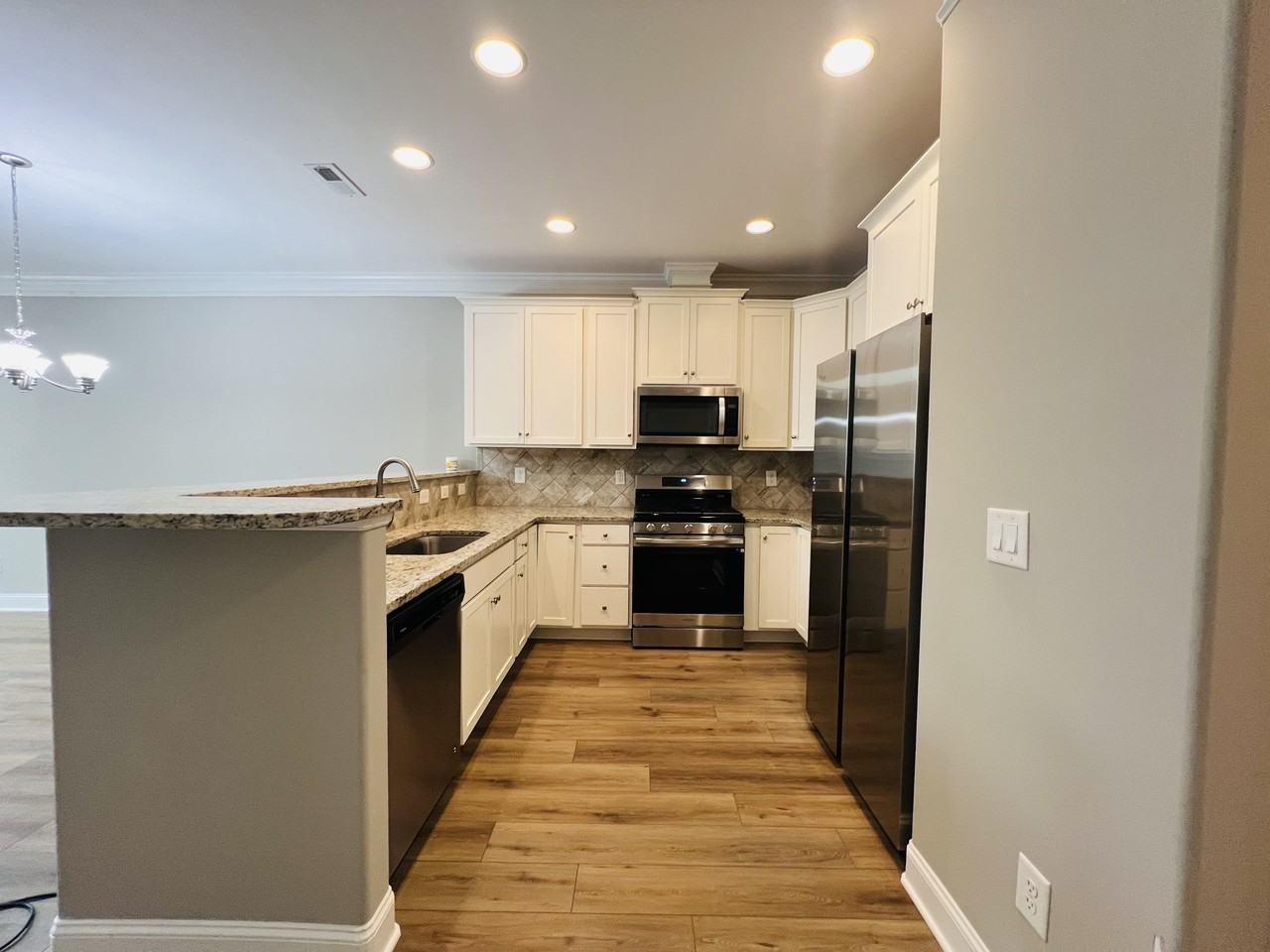 1618 Cedar Hill Way #NA - Photo 3 of 17