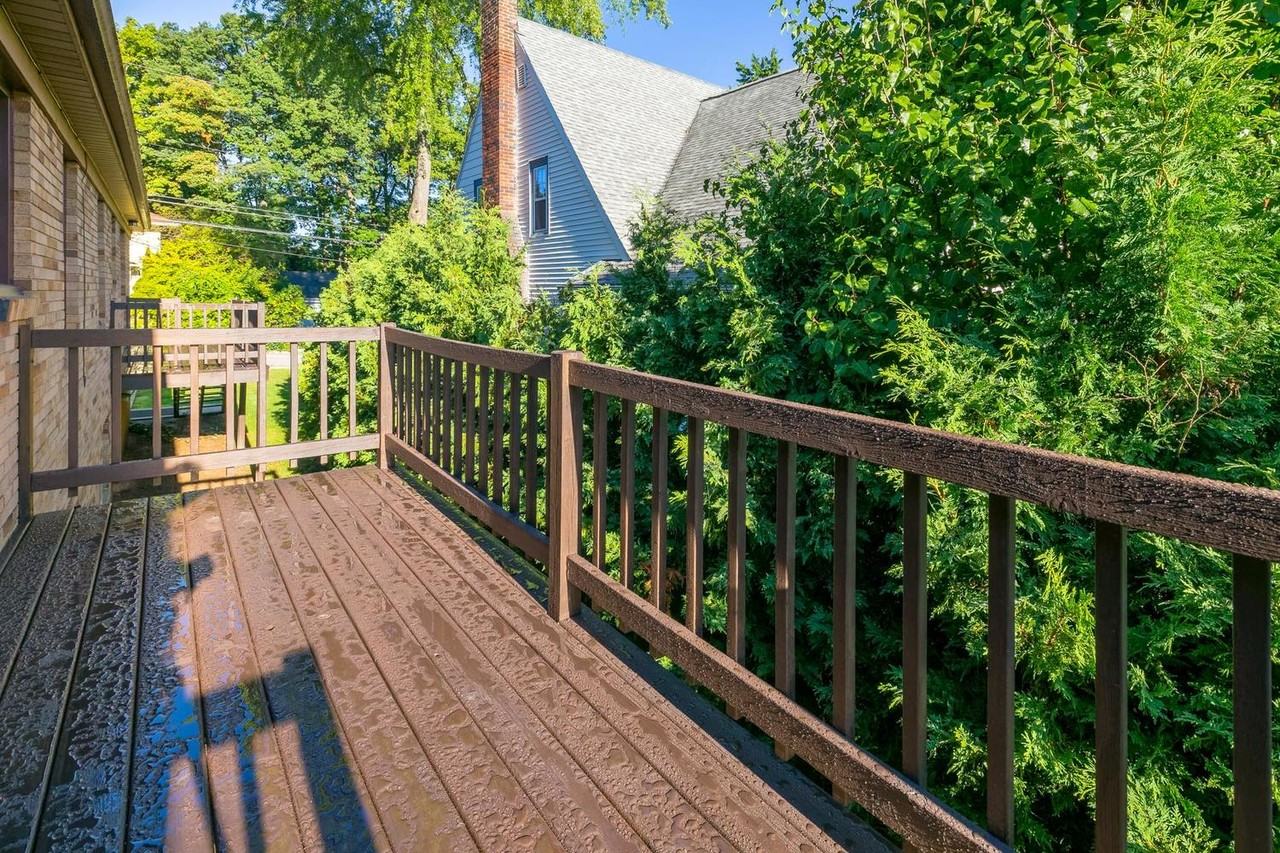 240 Southlawn Ave #NA - Photo 5 of 29