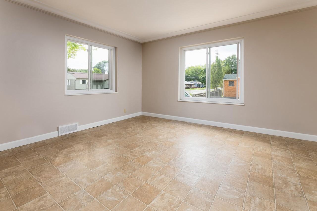 311 Stoddard Ave #NA - Photo 3 of 13