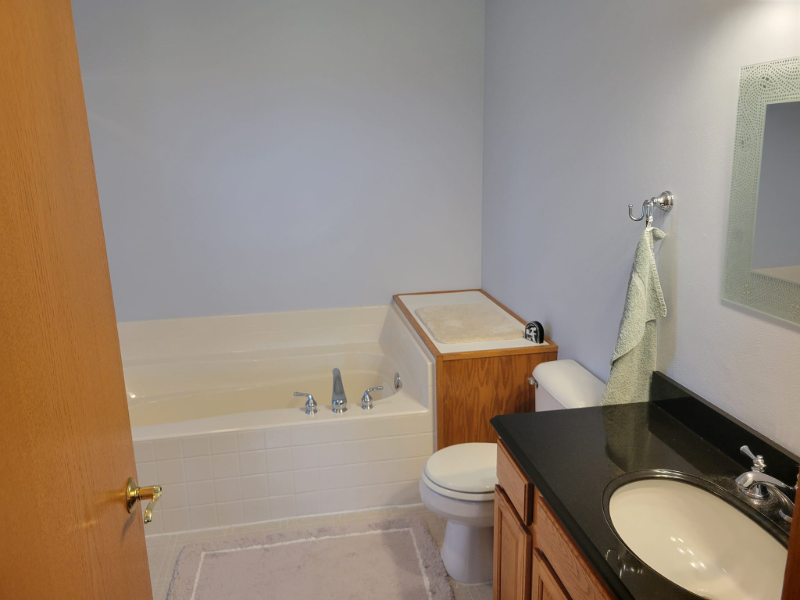 711 S Beaumont Ave - Photo 2 of 13