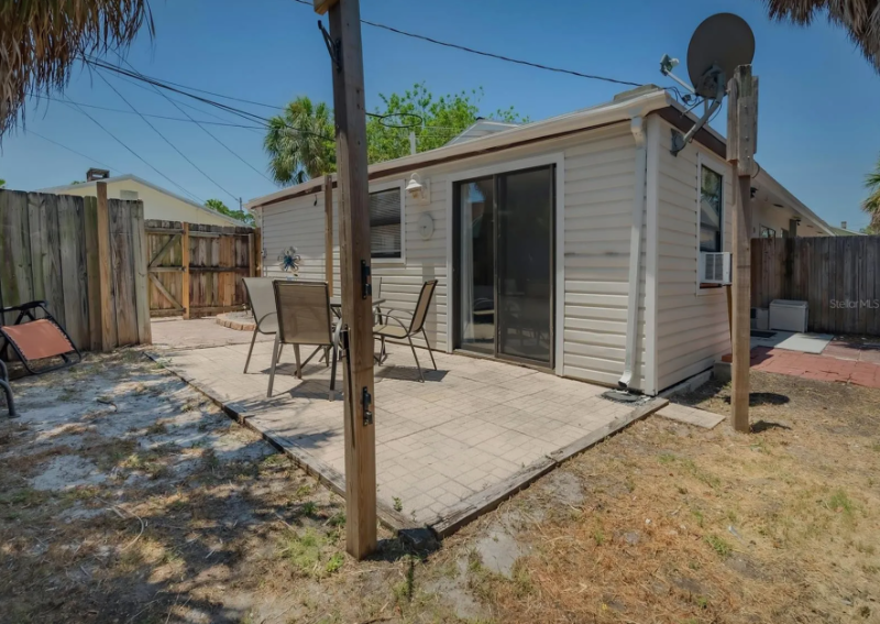 3120 Dupont St S #1 - Photo 3 of 10