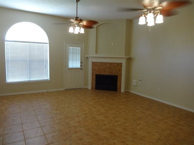 421 Crimson Coast Ct - Photo 3 of 12