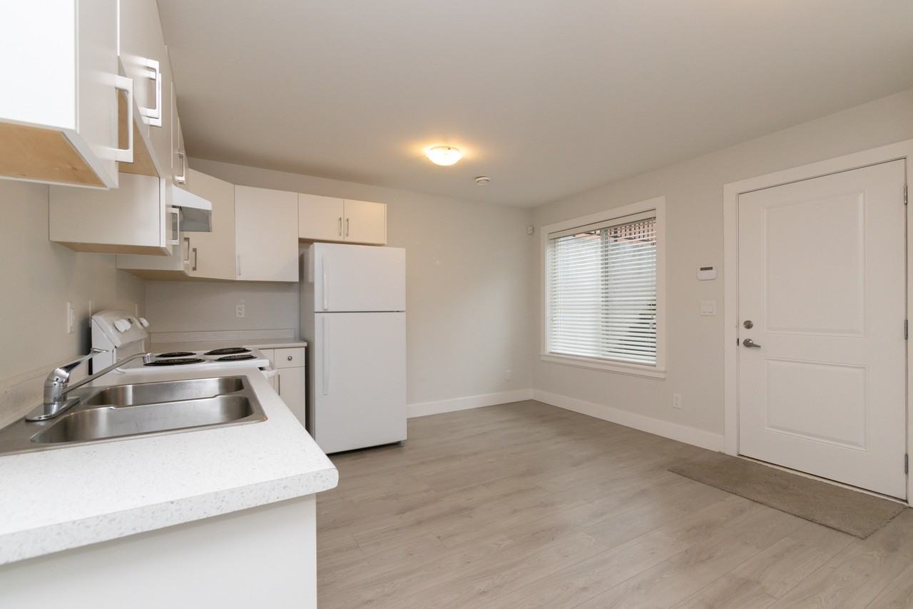 2237 8th Avenue - Photo 3 of 14