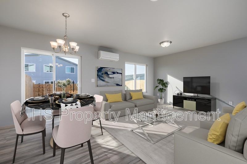 2511 Ronan St #D - Photo 6 of 11
